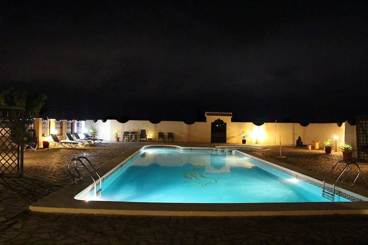 Villa für 9 Personen, mit Garten - 1