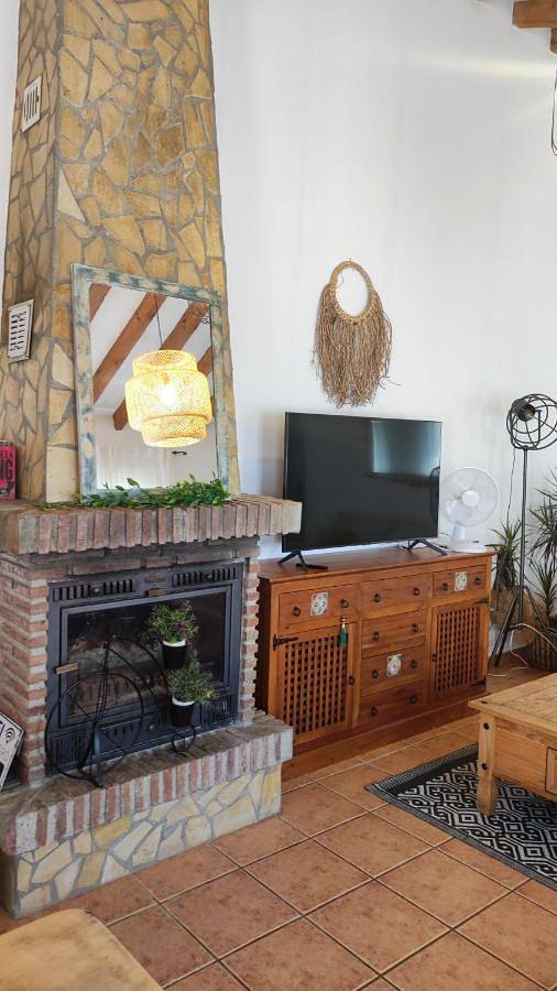 Casa rural para 6 personas, con Balcón y Jacuzzi además de Terraza y Jardín en Sedella - 3