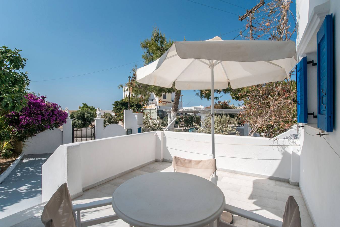 Entire apartment, Apartment 'Maroulis Studios - Studio 1' with Private Garden, Wi-Fi and Air Conditioning in Cyclades