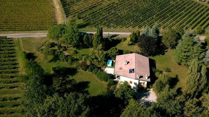 Gîte pour 6 personnes, avec vue ainsi que piscine et jardin, animaux acceptés à Premariacco
