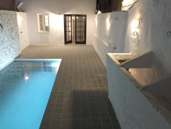 Location de vacances pour 6 personnes, avec Terrasse ainsi que Jardin et Piscine à Mercadal