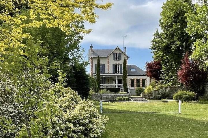 Location de vacances pour 12 personnes, avec Terrasse et Jardin à Samois-sur-Seine