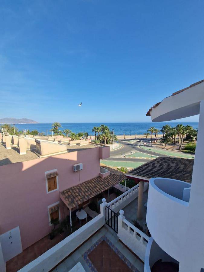 Apartamento de vacaciones para 4 personas, con jardín y piscina para niños además de piscina y vistas - 1