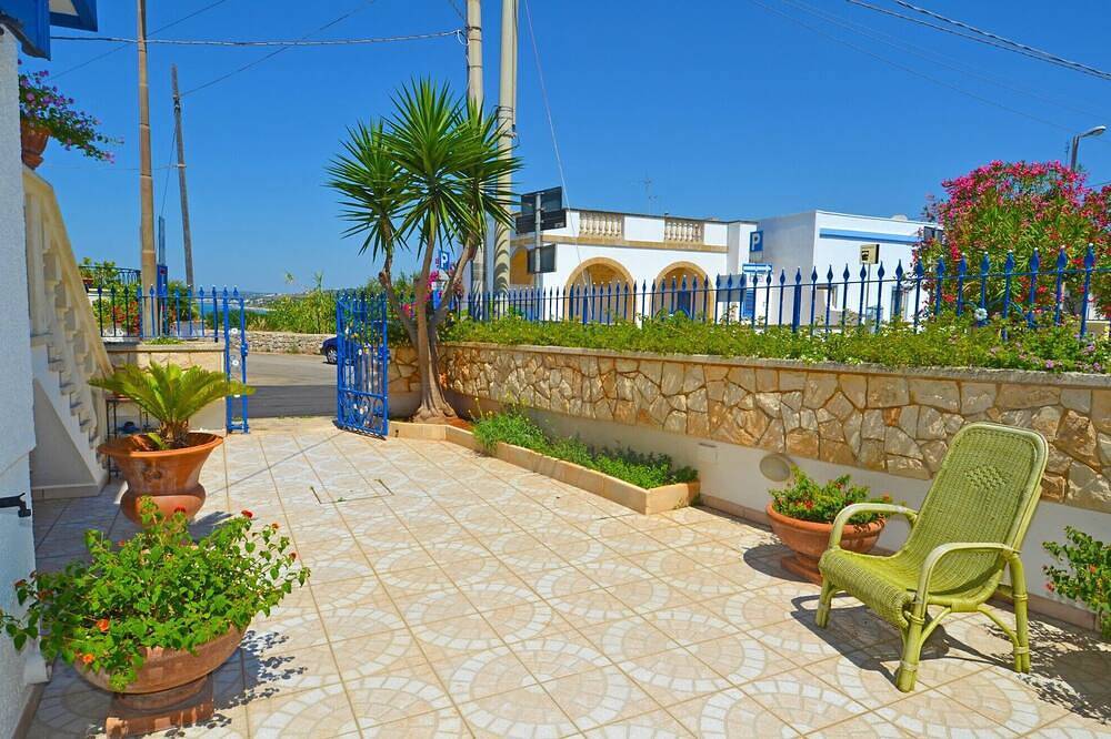 Luxury villa with large terrace and sea view garden in Marina di San Gregorio, Patù