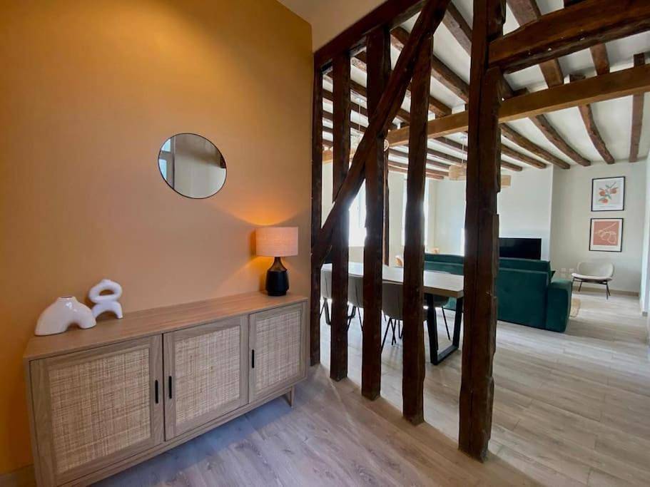 Appartement entier, One-Bedroom Apartment in Vierzon, Région de Vierzon