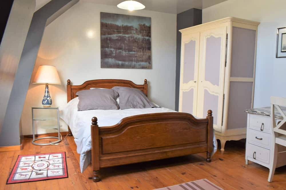 Cozy home in Janville with Wifi in Saint-Martin-des-Marais, Región de Caen