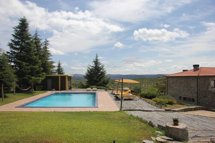 Alojamiento y desayuno para 2 personas, con jardín además de piscina y vistas - 1