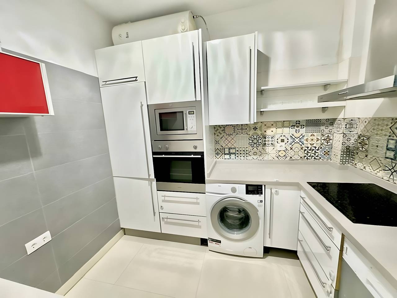 Apartamento entero, Apartamento 'Gran Plaza' con terraza privada, Wi-Fi y aire acondicionado in Nervión, Sevilla