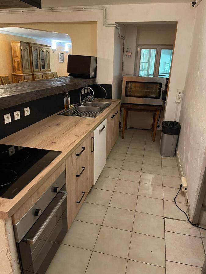 Gîte pour 9 personnes, avec Terrasse ainsi que Jardin et Piscine à Corbès