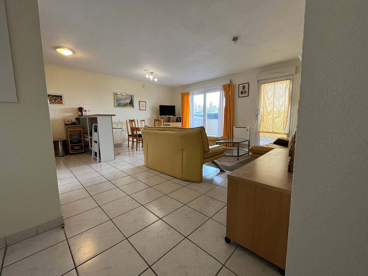 Appartement entier, Appartement familial avec piscine, wifi et parking in Publier, Région de Thonon-les-Bains