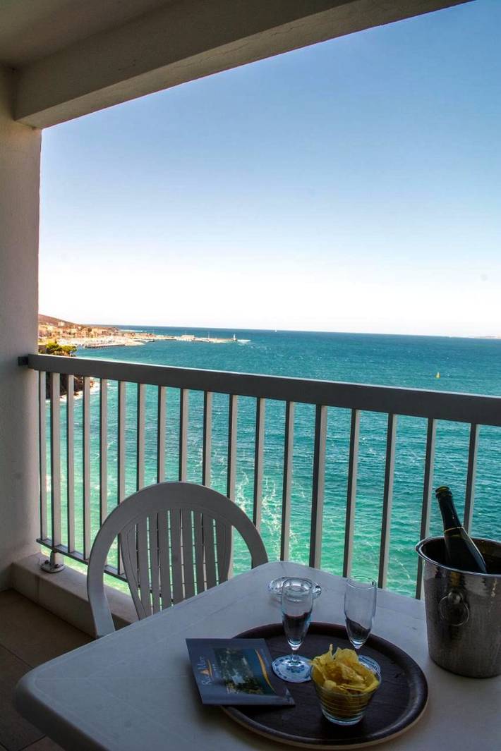 Hôtel pour 3 personnes, avec balcon ainsi que vue et jardin