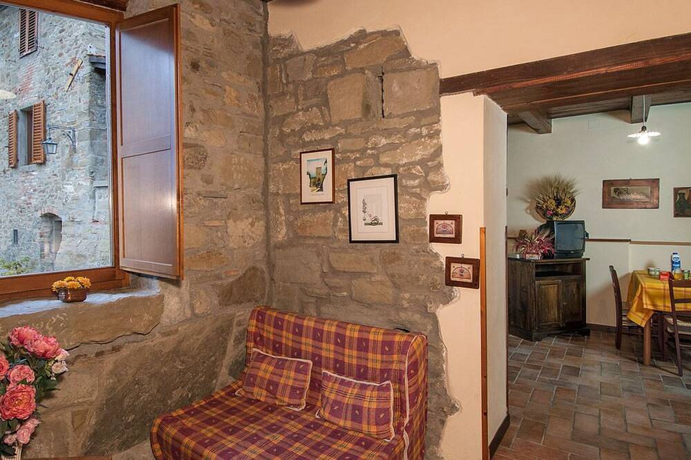 Lindenhaussiedlung mit Gemeinschaftspool in Pratovecchio, Pratovecchio Stia