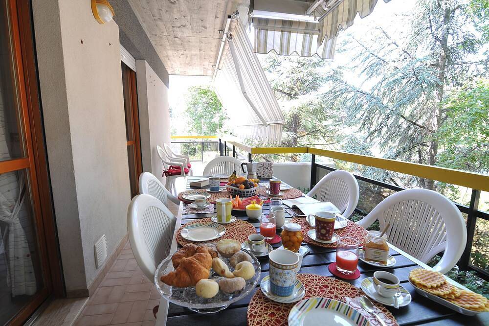 Ganze Wohnung, Familienfreundliches Apt Sole mit Terrasse in Lanciano, in Strandnähe & Berge in Lanciano, Chieti Provinz
