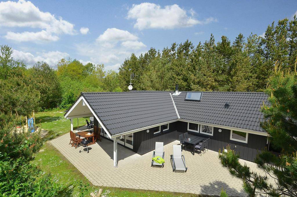 Modernes Ferienhaus für 8 Personen - mit Kamin, Sauna, Whirlpool & Lademöglichkeit  in Jegum, Jegum Ferieland