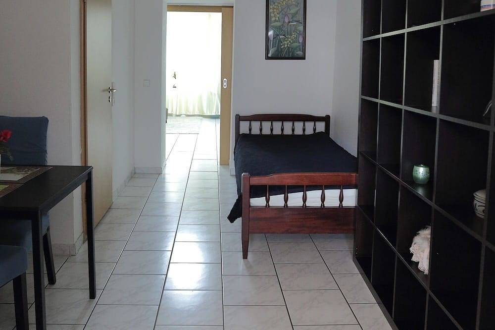 Ganze Wohnung, City-Apartment 1 - Direkt an der Fußgängerzone und dem Schlosspark Brühl gelegen in Phantasialand, Brühl