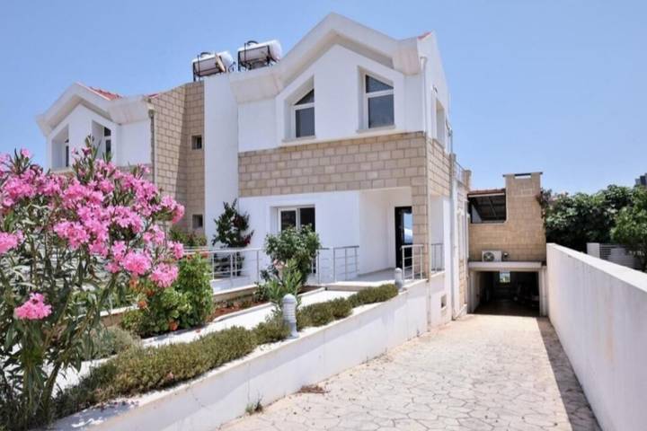 Ferienhaus für 14 Personen, mit Meerblick und Pool sowie Garten, kinderfreundlich in Nordzypern - 2