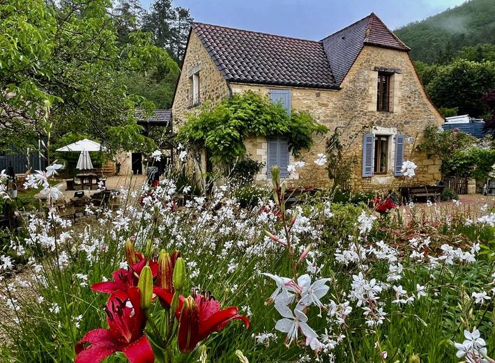 Gîte pour 20 personnes, avec balcon ainsi que piscine et jardin - 1