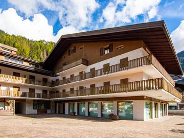 Ferienwohnung für 4 Personen, mit Terrasse in Canazei