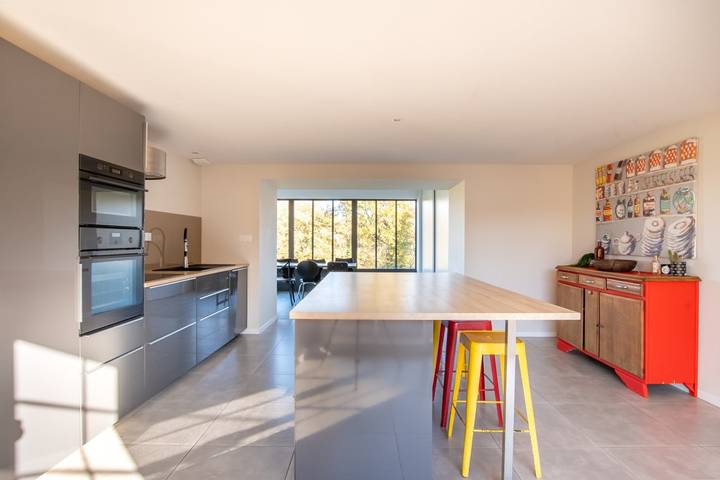 Gîte pour 15 personnes, avec terrasse et piscine, animaux acceptés dans Maine-et-Loire - 2