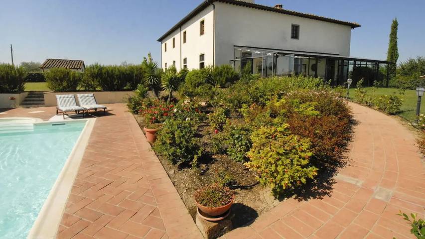 Maison de vacances pour 18 personnes, avec jardin et piscine à Fattoria