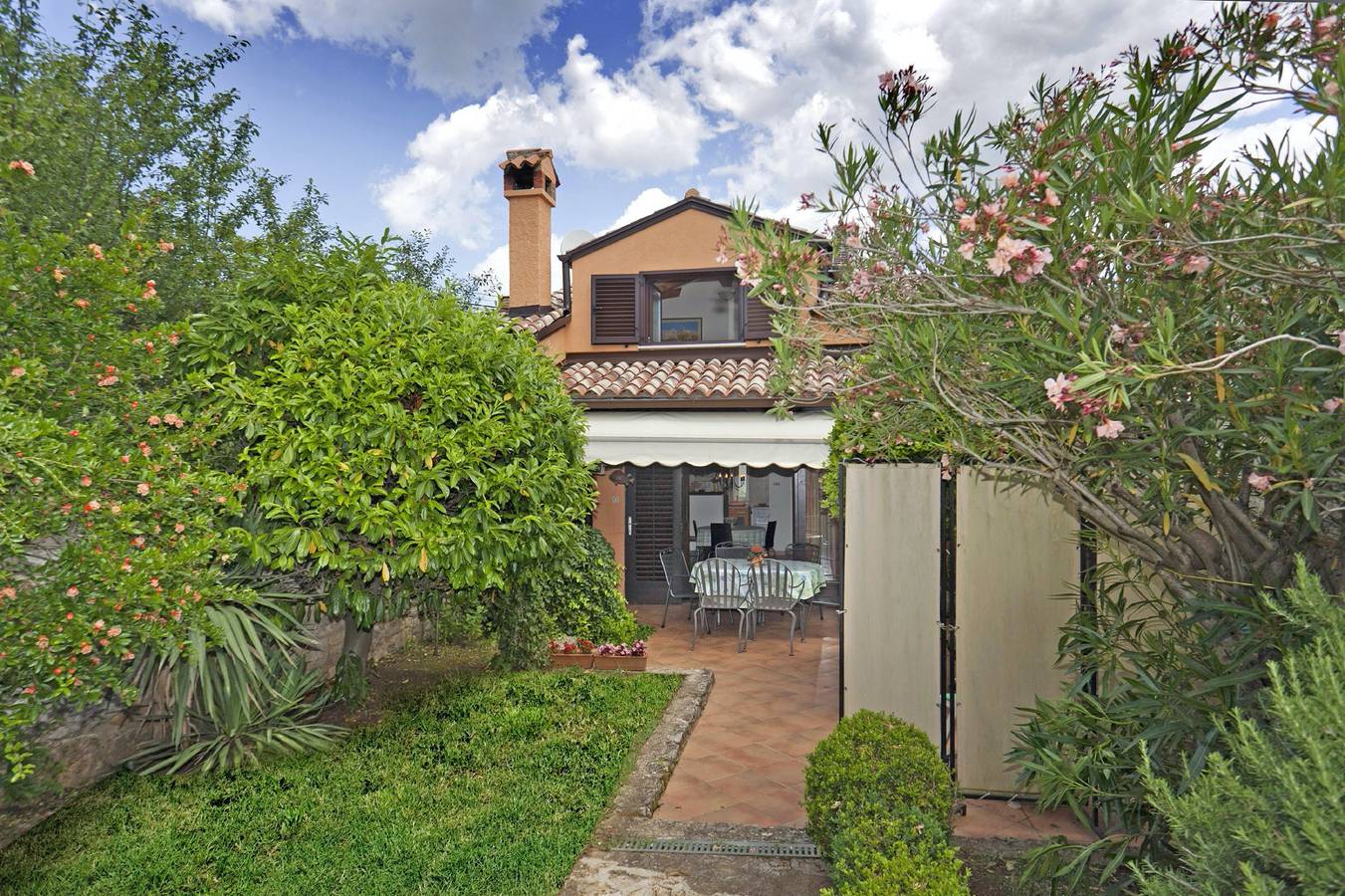 Ferienhaus Vesna * eingezäunter Garten, Terrasse mit Grill, Wlan in Rovinjsko Selo, Rovinj und Umgebung
