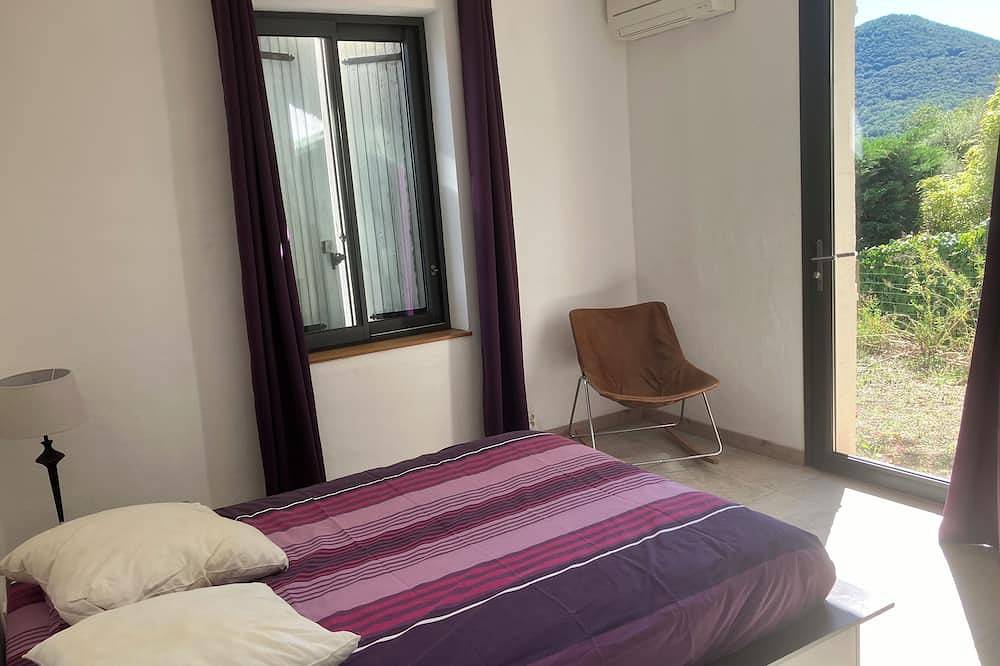 Villa with large terrace overlooking the bay of Cannes and the Esterel mountains in Les Adrets-de-l'Estérel, Massif de l'Esterel