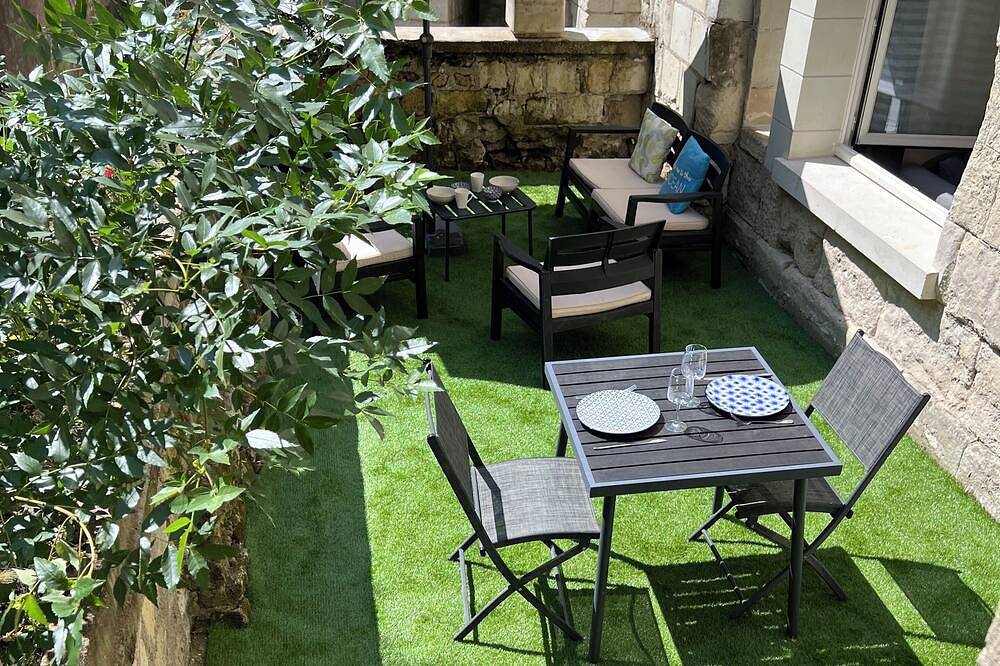 Ganze Wohnung, Apt with private outdoor area, 500m from the château. bike parking, self-guided arrival. in Chinon, Loire-Tal