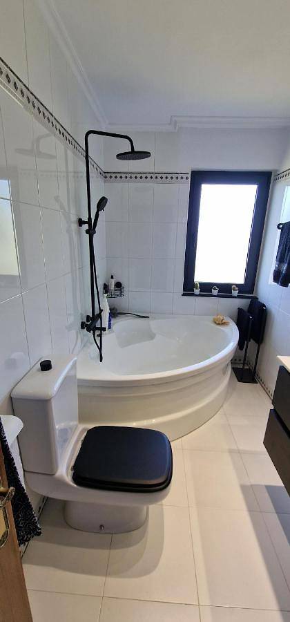 Chalet para 5 personas, con vistas y jardín además de piscina y terraza en Gijón - 3