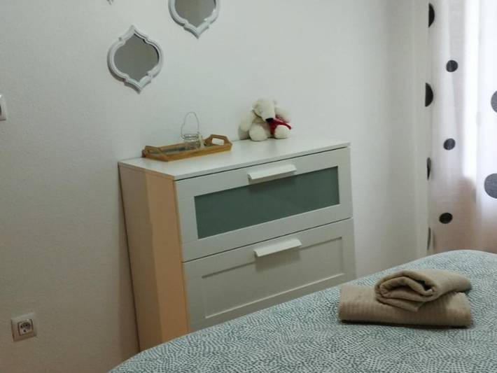 Apartamento entero, Apartamento acogedor con piscina y parking cerca del centro de Jaca in Jaca, Pirineo Aragonés