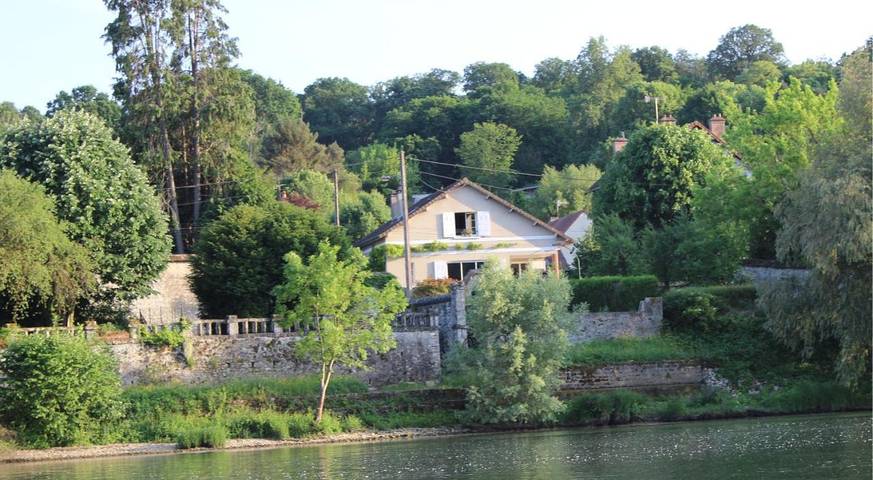 Gîte pour 3 personnes, avec vue et jardin à Thomery