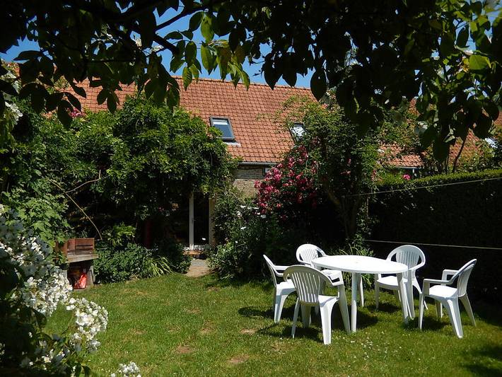 Gîte pour 6 personnes, avec terrasse et jardin