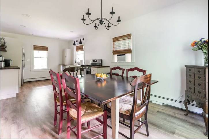 Vacation house for 6 people, with hot tub and terrace as well as yard in Catskill Mountains