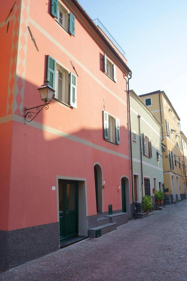 Double G 54 in Villanova d'Albenga, Riviera di Ponente