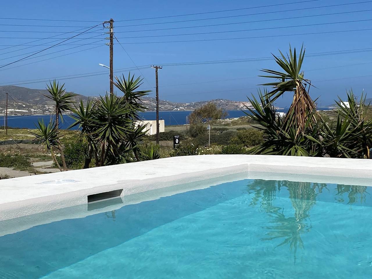 Velithion Suite, Divine Sea Views, Private Pool, Furnished Terrace, Milos in Pollonia, Milos