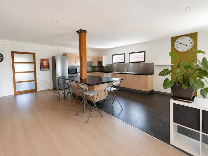 Location de vacances pour 13 personnes, avec Jacuzzi ainsi que Terrasse et Jardin à Longaulnay