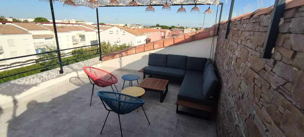 Gîte pour 7 personnes, avec terrasse dans Plage Rive Droite