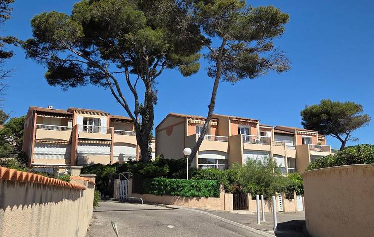 Gîte pour 3 personnes, avec Vue dans Calanque de Cap Rousset - 2