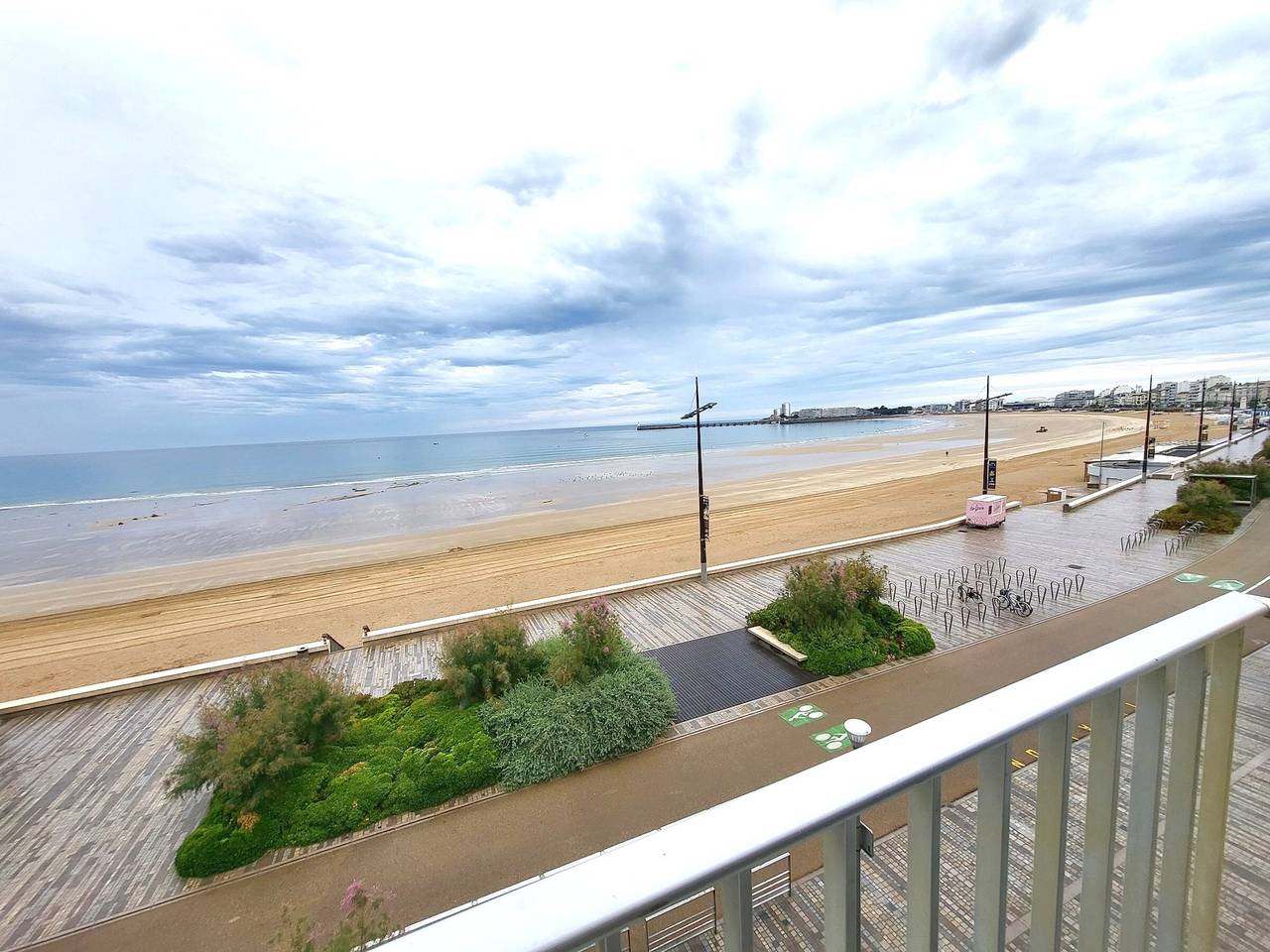 Apartamento entero, Apartamento acogedor con vistas al océano y acceso directo a la playa en Les Sables d'Olonne in Les Sables-d'Olonne, Vandea