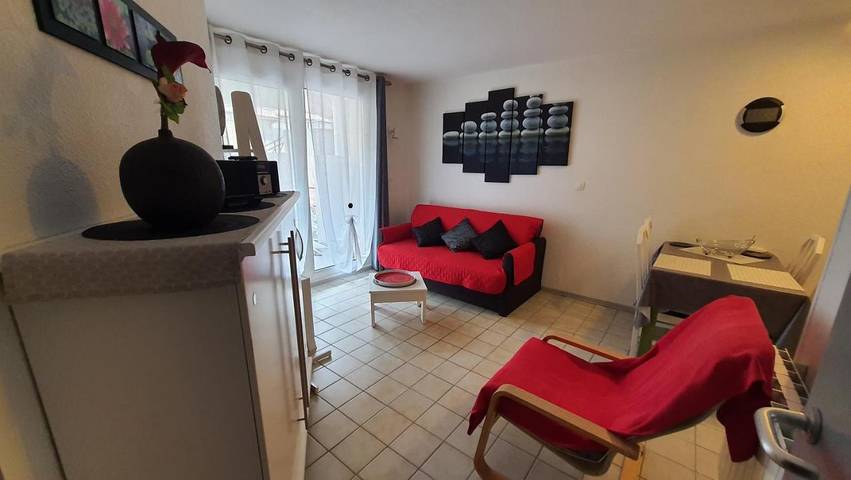 Gîte pour 4 personnes, avec piscine et vue ainsi que terrasse et jardin dans Thermes de Digne les Bains - 2
