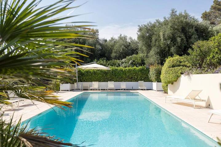 Location de vacances pour 2 personnes, avec jardin ainsi que piscine et terrasse à La Colle-sur-Loup - 2