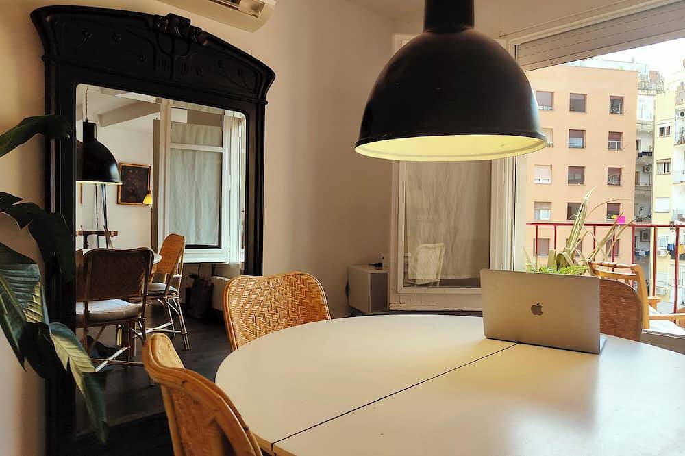 Apartamento entero, F3- Spacious 2 bedroom. Sarrià - Hospital Clinic in Centro Barcelona, Barcelona