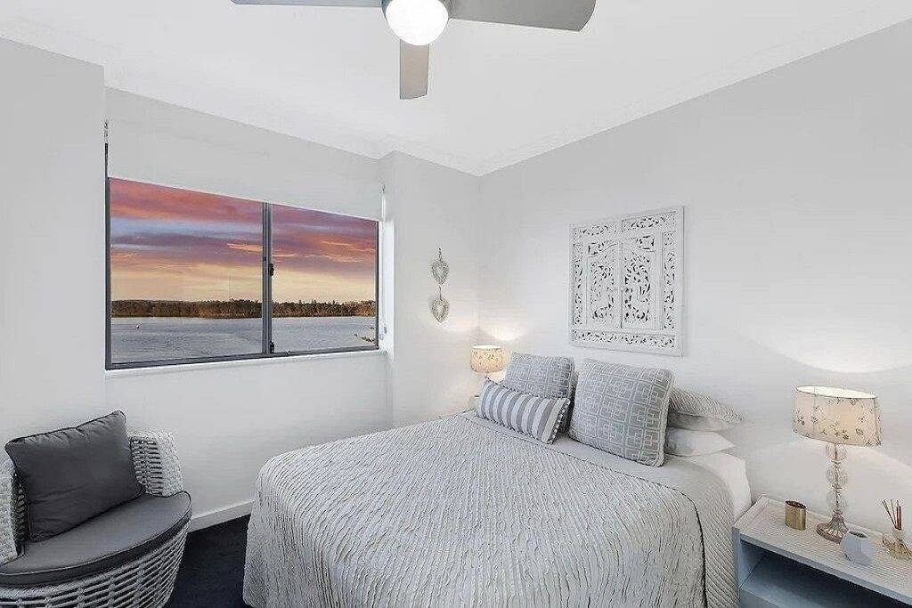 Ganze Wohnung, Waterfront Penthouse with heated jacuzzi and private rooftop terrace in The Entrance, New South Wales