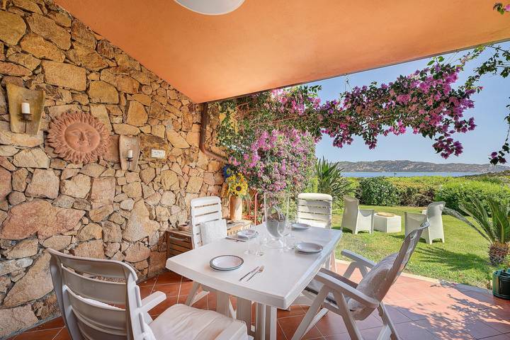 Holiday Home 'Villetta Cala Paradiso' with Sea View, Shared Terrace and Air Conditioning in Salina Bamba, San Teodoro
