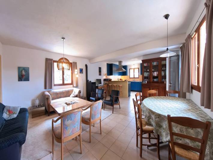 Location de vacances pour 6 personnes, avec piscine et terrasse, animaux acceptés à Aigne - 3