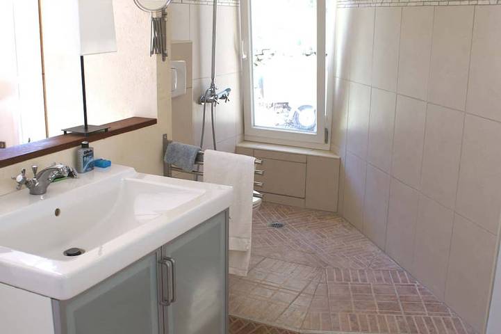 Location de vacances pour 2 personnes, avec jardin ainsi que terrasse et piscine à Ventenac-Cabardès - 4