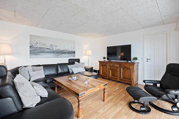 Ferienhaus für 10 Personen, mit Balkon/Terrasse und Whirlpool sowie Terrasse und Ausblick in Nissum Fjord - 2
