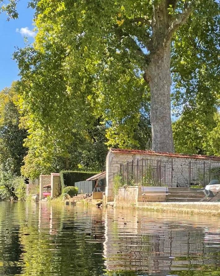 Location de vacances pour 4 personnes, avec vue et jardin à Tonnerre (Yonne)