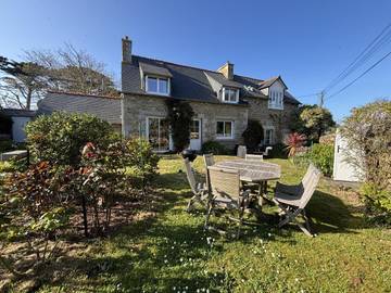 Gîte pour 7 personnes, avec jardin et balcon dans Plage des Dunes (Penvénan)