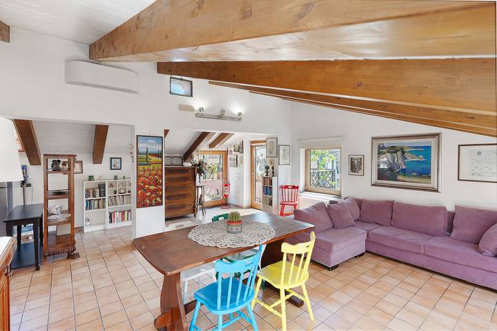 Hel lejlighed, Apartment 'La Gatta Nel Borgo' with Private Terrace, Wi-Fi and Air Conditioning in Cava de' Tirreni, Middelhavskysten Campanien
