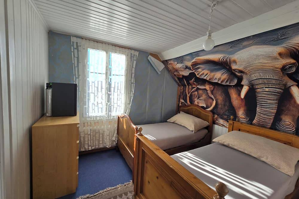 Ganze Wohnung, Fabulous 5-bedroom Top Floor apartment with Wifi in Bern in Bern, Kanton Bern